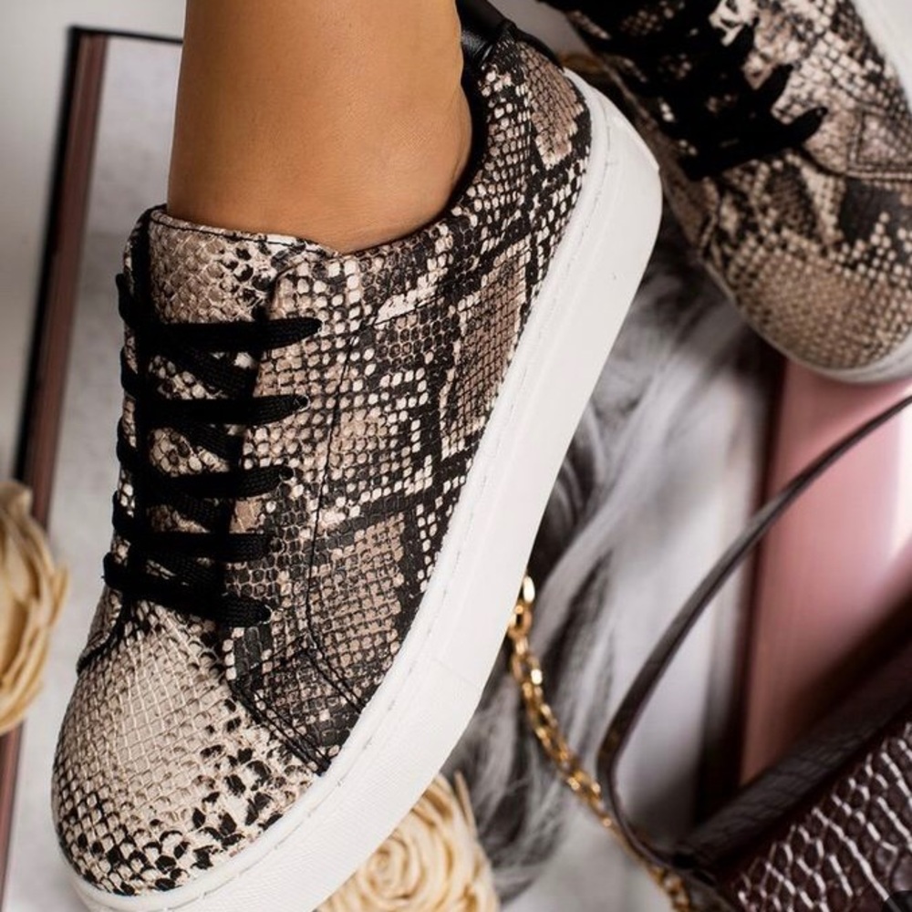 💎 Steve Madden Snakeskin high tops 💎